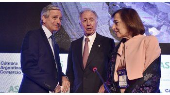 ámbito.com | El presidente de la Cámara Argentina de Comercio, Jorge Di Fiori, junto al ministro de modernización, Andrés Ibarra, y la titular del Council of the Americas, Susan Segal.