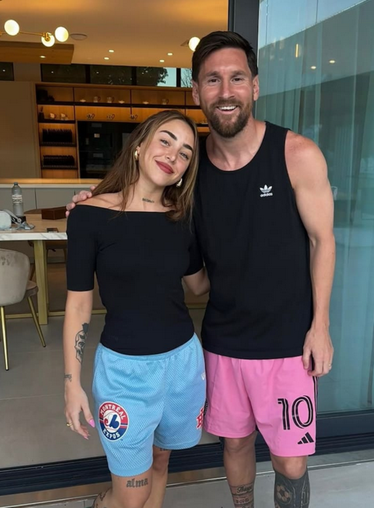 Nicki Nicole also shared a photo with Lionel Messi. Nicki Nicole also shared a photo with Lionel Messi.