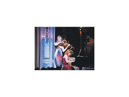 La violinista lombarda Francesca Dego fue estrella en el concierto de la Semana Musical Llao Llao en el Alvear.