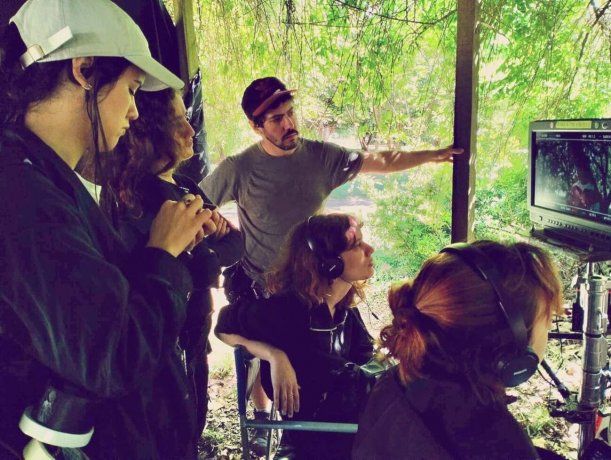 Camila Fabbri during the filming of “Clara gets lost in the forest”.