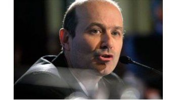 Para el presidente del Banco Ciudad, Federico Sturenegger, es necesario liberar todo para que el dólar encuentre su precio.
