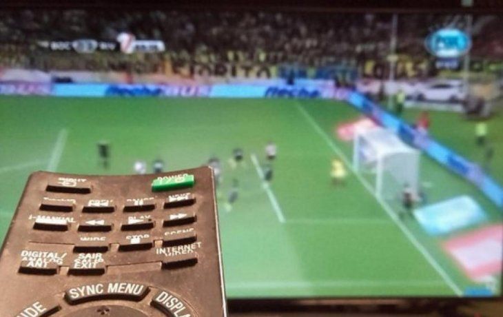 La Superliga debe comenzar el 19 de enero, con el partido postergado entre Independiente y River, pero si no hay acuerdo por el dinero por los derechos de televisaci&oacute;n, no se reanudar&aacute;.