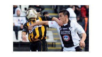 Olimpo logró una victoria que lo deja en la cima del torneo. (Foto de archivo).