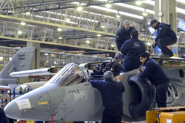 Convocaron un procedimiento de crisis en FAdeA. Convocaron un procedimiento de crisis en FAdeA.