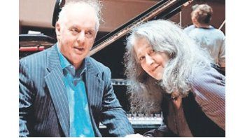 Daniel Barenboim tendrá fuerte presencia en la temporada 2014 del Teatro Colón. Ofrecerá un recital de piano junto con Martha Argerich (foto), dirigirá una versión de concierto de “Tristán e Isolda”, de Richard Wagner, con intérpretes internacionales de primera línea (aunque no será una versión integral), y finalmente realizará un espectáculo junto con Les Luthiers, quienes de esta forma actuarán por segunda vez en la historia en el Colón.