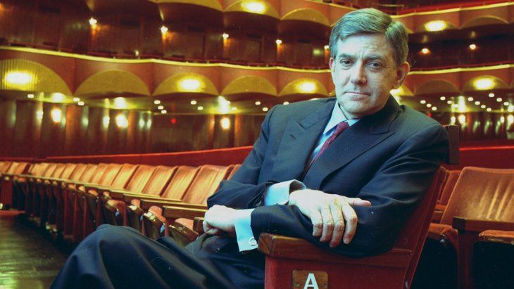 El fil&aacute;ntropo que don&oacute; millones de d&oacute;lares, pero termin&oacute; preso por estafas.