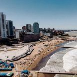 En la provincia de Buenos Aires ven que aún no hay números cerrados de reservas para los primeros fines de semana del verano, aunque el comportamiento de los últimos meses permite proyectar una temporada con movimiento estable pero con consumo muy retraído. En la provincia de Buenos Aires ven que aún no hay números cerrados de reservas para los primeros fines de semana del verano, aunque el comportamiento de los últimos meses permite proyectar una temporada con movimiento estable pero con consumo muy retraído.