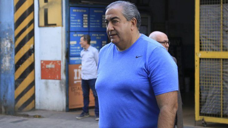El titular del gremio de la Sanidad, Hector Daer, llega a la reunion de la mesa chica de la CGT en la sede de UPCN.