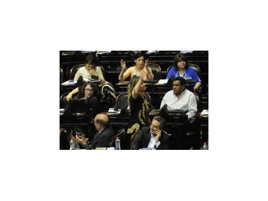 Diputados aprobó ley que prevé repartir ganancias de telefónicas entre trabajadores