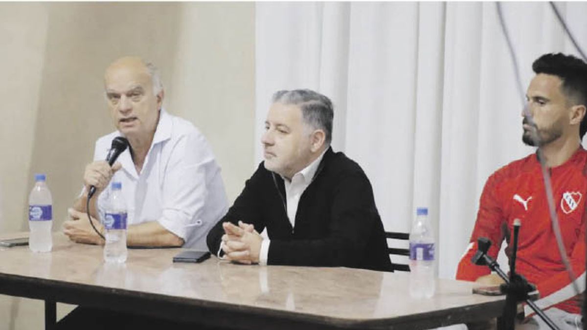 Doman asks for a list of unity with the ruling party, but without Moyano