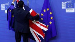 La salida de Keir Starmer convertirá al próximo líder laborista en el séptimo primer ministro británico desde el referéndum de 2016, reflejo de una década marcada por la inestabilidad política y el bajo crecimiento.