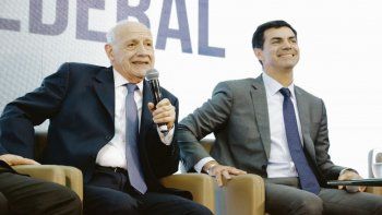 Balotaje. Los votos de Roberto Lavagna y Juan Manuel Urtubey, un botín que buscan Alberto F. y Macri.