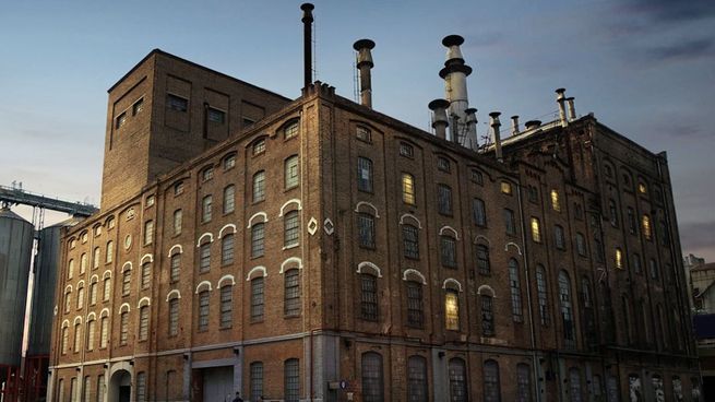 La cervecería Quilmes congelará los precios de su botella de litro por tres meses. 