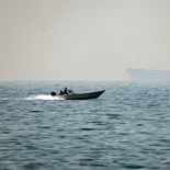 El peligro final para los petroleros que intenten cruzar el estrecho de Ormuz no son ni los misiles ni los drones, sino la inmensa flota de lanchas rápidas de los Iranies. El peligro final para los petroleros que intenten cruzar el estrecho de Ormuz no son ni los misiles ni los drones, sino la inmensa flota de lanchas rápidas de los Iranies.