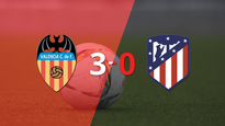 hugo duro anoto un doblete en la goleada 3-0 de valencia a atletico de madrid