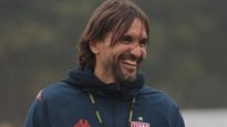Diego Martínez, a un paso de ser nuevo DT de Vélez.