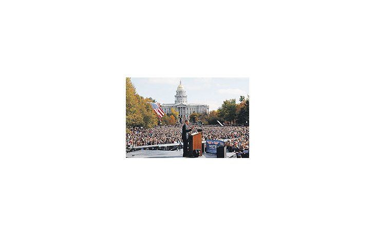 BarackObamacongregó auna multitudimpactanteen Denver,estado deColorado.Los actosdel demócrataatraena cada vezmás gente asólo ochodías de lashistóricaseleccionesnorteamericanas.