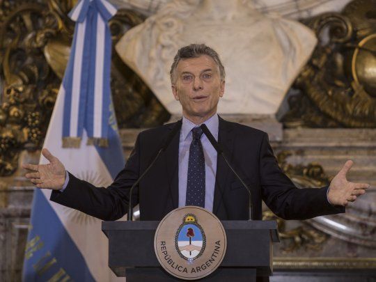 MACRI.jpg
