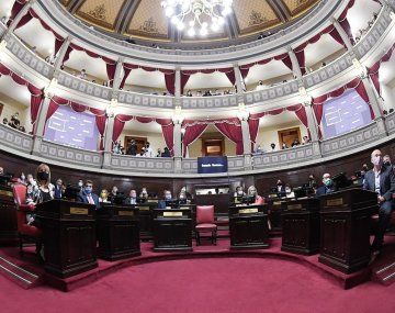 Juraron los nuevos senadores bonaerenses en la Sesión Preparatoria. Juraron los nuevos senadores bonaerenses en la Sesión Preparatoria.