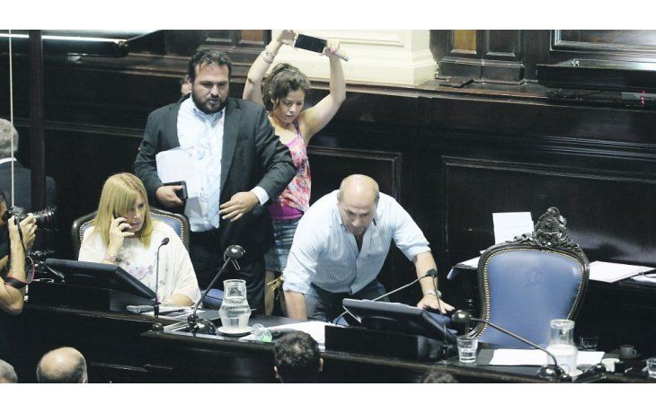 Escándalo. La semana pasada Secco protagonizó un papelón en la Legislatura bonaerense al irrumpir en plena sesión parlamentaria.