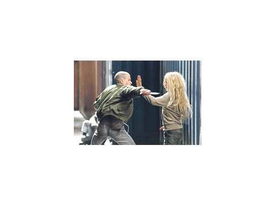 Más que un buen film policial o de acción, «Hanna» resulta un alucinante bombardeo de imágenes.