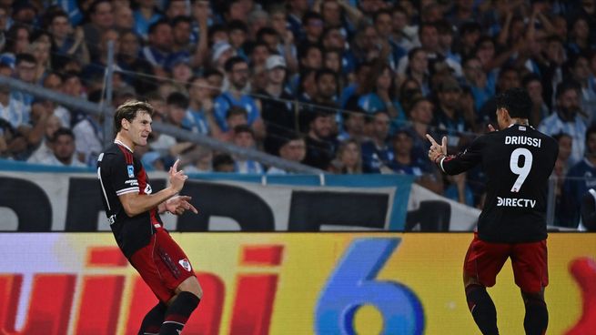 Facundo Colidio y Sebastián Driussi, los goleadores de River ante Racing.
