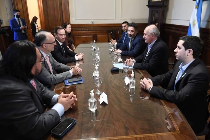 Parrilli pidió colaboración a EEUU para detectar capitales argentinos en paraísos fiscales