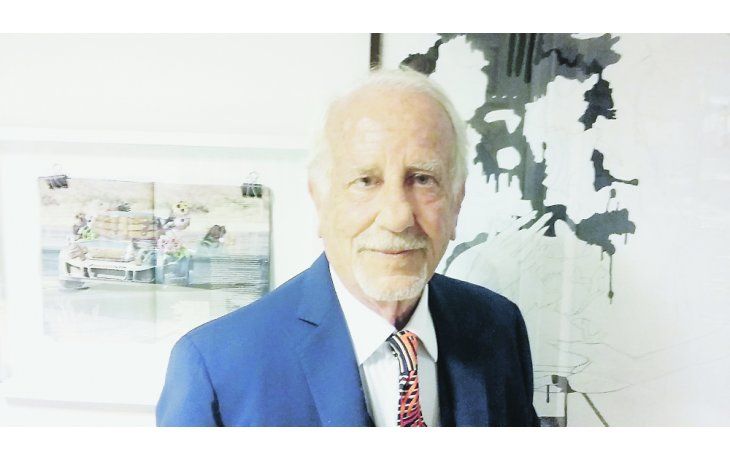 ámbito.com | Achille Mauri. “A Umberto Eco no le interesaba un pito tu opinión, así que llenaba el tiempo de chistes, una montaña de chistes. Lo contrario de Pasolini, que no permitía que pasara un segundo sin que se reflexionara”.