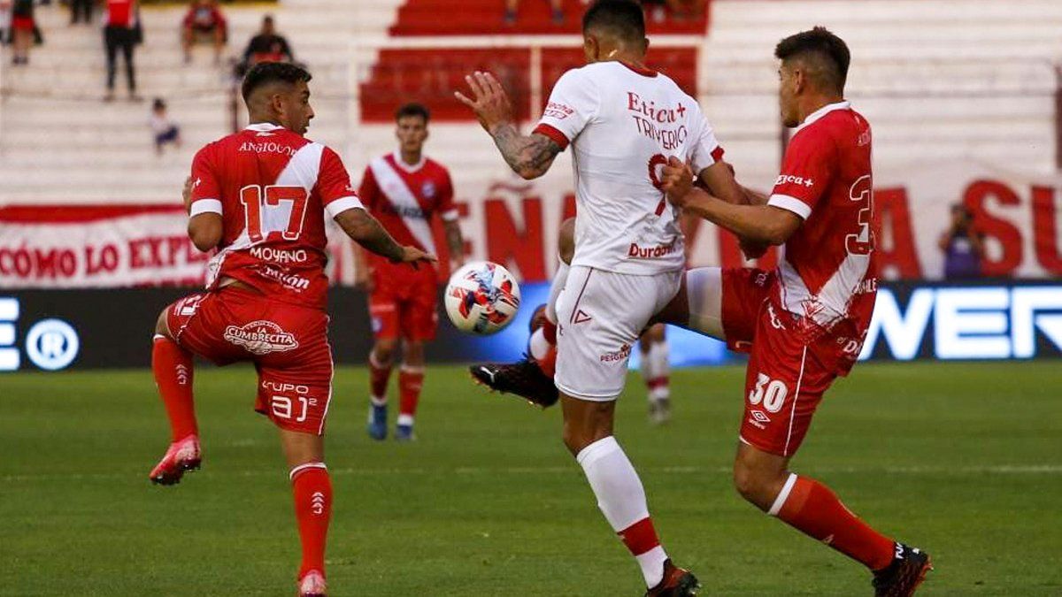 Huracán and Argentinos tied at Parque Patricios