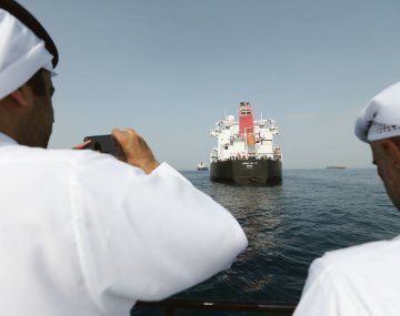 La salida de EAU de la OPEP y el conflicto en el estrecho de Ormuz, pone en alerta el mercado petrolero. La salida de EAU de la OPEP y el conflicto en el estrecho de Ormuz, pone en alerta el mercado petrolero.