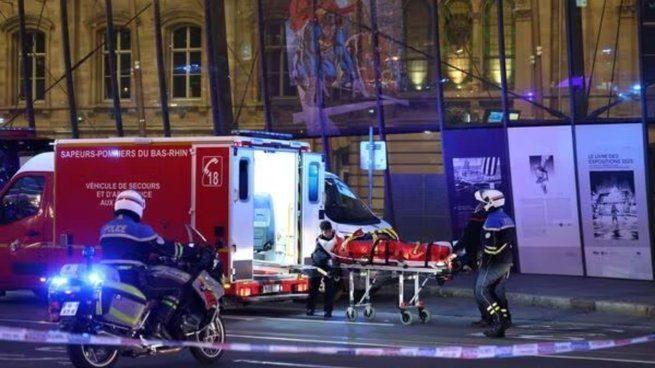 Bomberos trabajan en la ciudad perteneciente a la frontera entre Francia y Alemania.