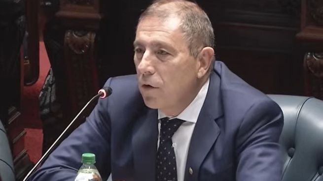 Gabriel Oddone llamó a cuidar la macroeconomía para no terminar como Argentina.
