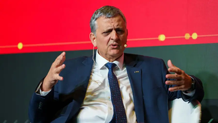 Horacio Marín. Con J.P. Morgan al frente de la estructuración y el respaldo de socios internacionales, YPF apuesta a que el “regalo de Navidad” se convierta en uno de los hitos energéticos de la próxima década. Horacio Marín. Con J.P. Morgan al frente de la estructuración y el respaldo de socios internacionales, YPF apuesta a que el “regalo de Navidad” se convierta en uno de los hitos energéticos de la próxima década.