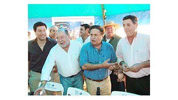 ámbito.com | Jorge Busti y Eduardo Duhalde estuvieron acompañados por el combativo Alfredo de Angeli y por el diputado Gustavo Zavallo. El PJ rebelde y el macrismo aportarán legisladores para un interbloque del campo.