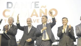 campañas. Horacio Rodríguez Larreta se repartió,en la interna porteña, en actos entre Jorge Macri, con quien fue a la cena de los gastronómicos, y Martín Lousteau, con quien estuvo en el barrio de Palermo.&nbsp;
