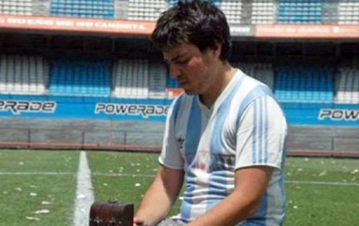 Racing deberá pagar unos 200 millones de pesos por el asesinato del periodista Nicolás Pacheco Racing deberá pagar unos 200 millones de pesos por el asesinato del periodista Nicolás Pacheco