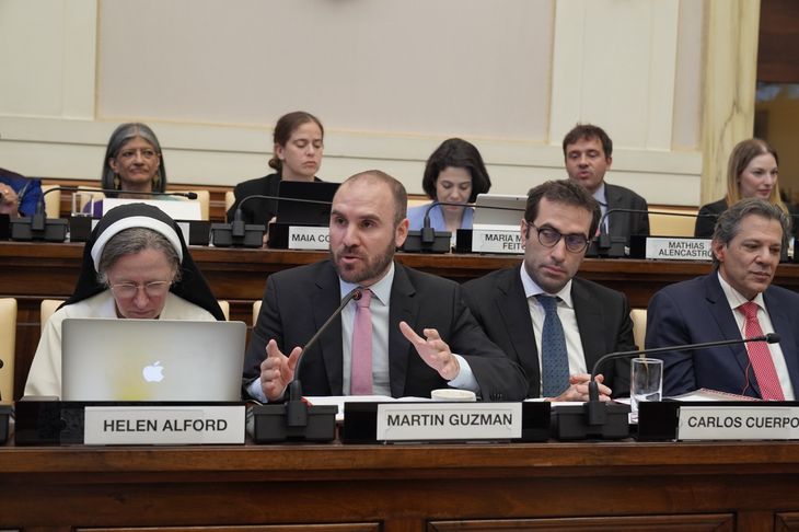 Martín Guzmán es el promotor del seminario “La crisis de deuda en el Sur Global” y una figura convocante con el apoyo del papa Francisco para debatir sobre la inequidad que afecta hemisferio sur. Martín Guzmán es el promotor del seminario “La crisis de deuda en el Sur Global” y una figura convocante con el apoyo del papa Francisco para debatir sobre la inequidad que afecta hemisferio sur.