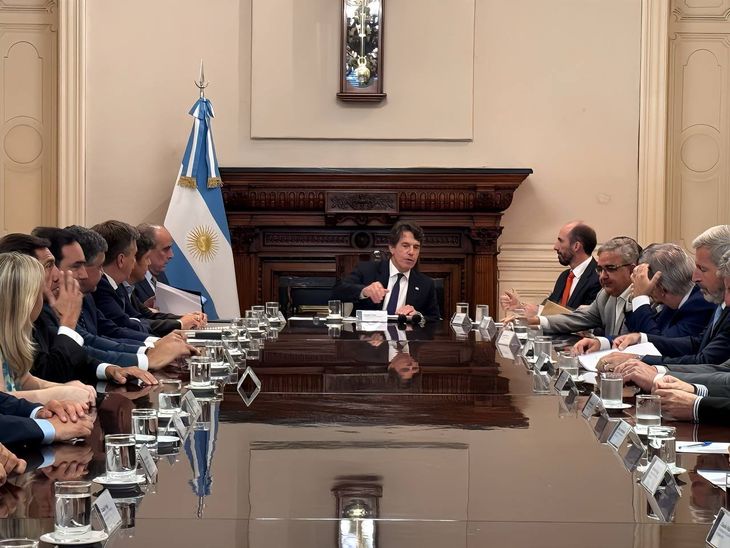 Los gobernadores se reunieron este viernes con el jefe de Gabinete Nicolás Posse y el ministro del Interior, Guillermo Francos. 