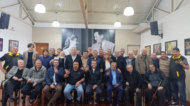 Massa se reunió con las 62 Organizaciones mientras el peronismo busca ordenar su interna.