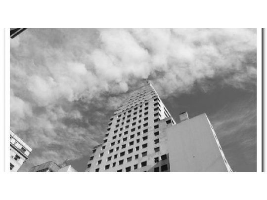 Una aguja en el cielo