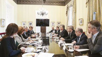 Análisis. Mauricio Macri presidió ayer la reunión de Gabinete. El fin de semana tendrá listo un informe sobre su futuro electoral.&nbsp;