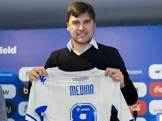 Bienvenido. Alexander Medina fue presentado como entrenador de Vélez.