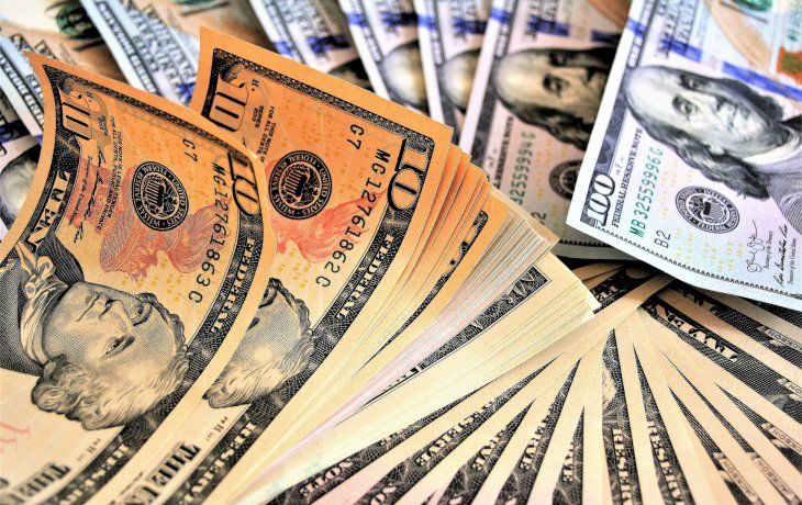 Dólar MEP y CCL bajaron hasta $4 en la semana, la caída más importante desde fines de octubre Dólar MEP y CCL bajaron hasta $4 en la semana, la caída más importante desde fines de octubre
