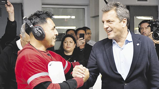 gira. Sergio Massa se multiplica en la campaña. Este fin de semana hizo escala en La Rioja y luego en Merlo.