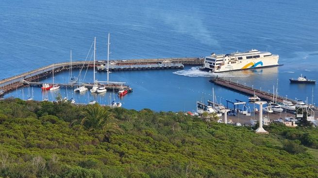 Los pasajeros de barco que ingresen y salgan de Uruguay deberá pagar un cargo de u$s 2,10 más IVA por el servicio de seguridad fronterizo.