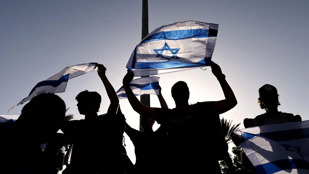 More than 15,000 people arrive in Jerusalem to demand the release of the hostages