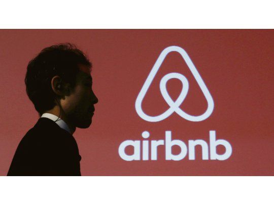 Plataforma. El modelo de Airbnb se basa en la contratación online.