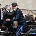 Martín Lousteau llegó al recinto de Diputados tras el fallecimiento de su padre, Guillermo Lousteau Heguy. Martín Lousteau llegó al recinto de Diputados tras el fallecimiento de su padre, Guillermo Lousteau Heguy.