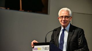 En 1995, el presidente Zedillo hace un llamado al diálogo ante la explosividad social del país. En 1995, el presidente Zedillo hace un llamado al diálogo ante la explosividad social del país.