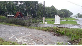 Tucumán: hay 250 personas evacuadas y un joven desaparecido por el temporal
